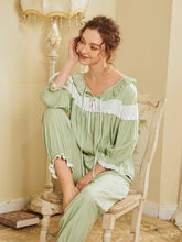 Contrast Lace Ruffle Hem Set Sai Feel